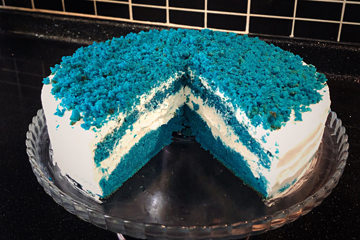 Kadifemsi Kokusuyla: Blue Velvet Cake