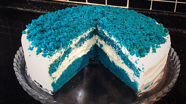 Kadifemsi Kokusuyla: Blue Velvet Cake