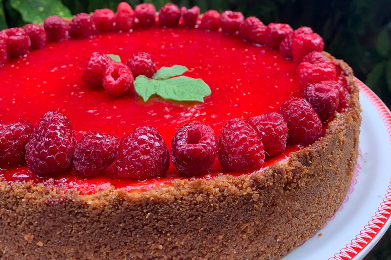 İştah Açan Rengiyle: Frambuazlı Cheesecake