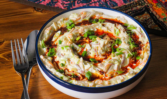 Ferahlık Arayanlara: Yoğurtlu Erişte Salatası