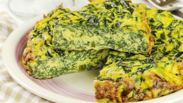 Mutfakla Arası Çok İyi Olmayanların Dahi Kolayca Yapabileceği 10 Farklı Omlet Tarifi
