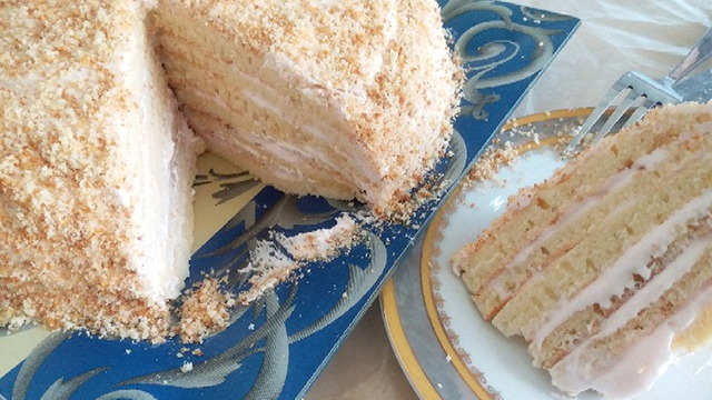 Farklı ve Lezzetli: Tort Qat Pastası