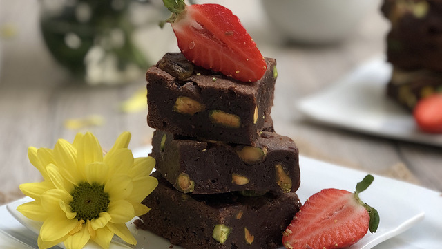 Karşı Koyulmaz Lezzetiyle: Antep Fıstıklı Brownie