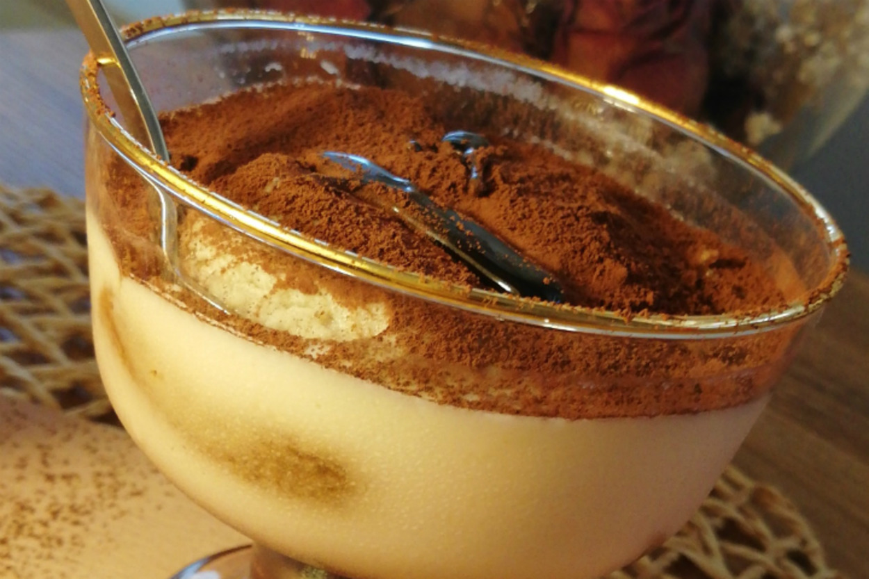Porsiyonluk Hazırlanır: Kupta Tiramisu