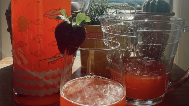Lezzetle Ferahlatır: Çilekli Limonata