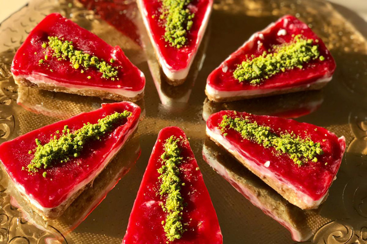 Damakta Kalan Lezzetiyle: Vişneli Raw Cheesecake