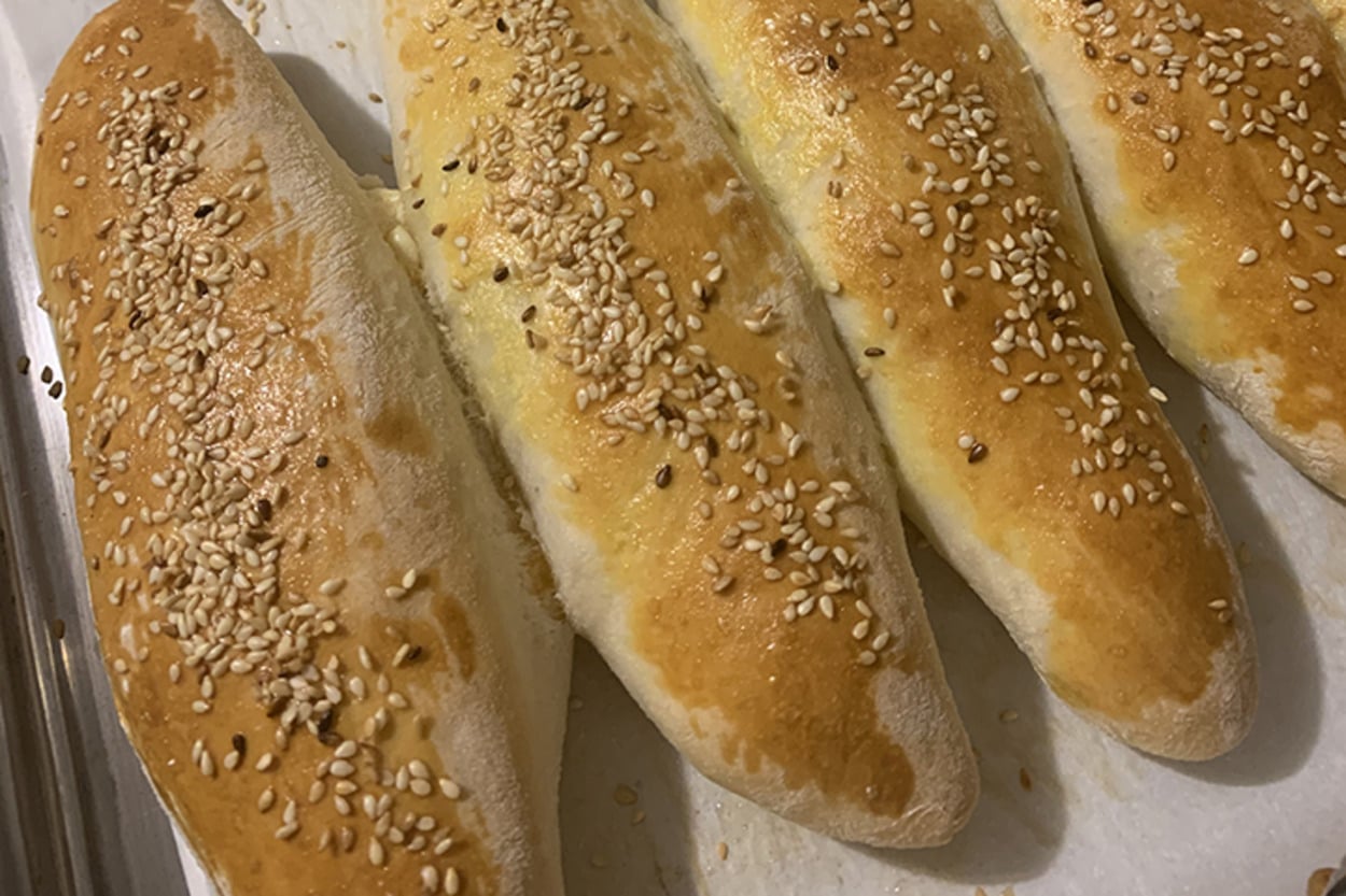 Yumuşacık ve Mis Kokan: Kaşarlı Sucuklu Kapalı Pide