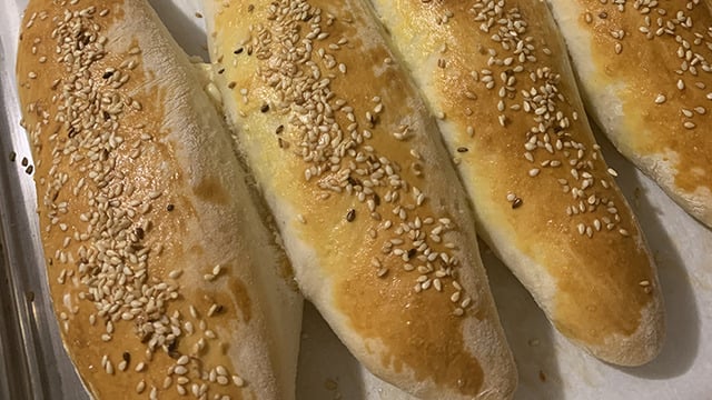 Yumuşacık ve Mis Kokan: Kaşarlı Sucuklu Kapalı Pide