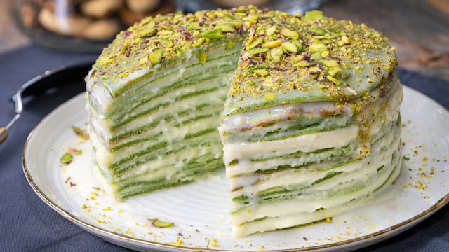 Fırınsız Hazırlanan Enfes Tat: Ispanaklı Krep Pasta