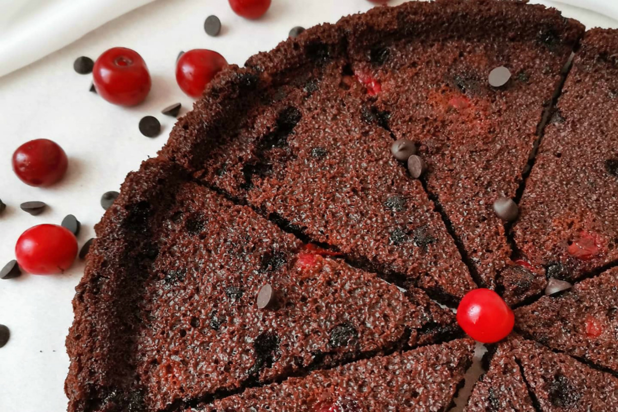 Tatların Uyumu Baş Döndürür: Vişneli Brownie Kek