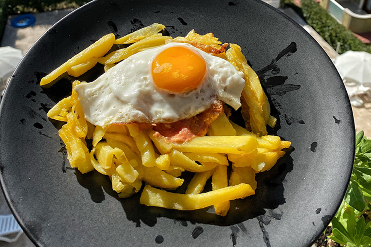 Kahvaltıda Barselona Rüzgarı: Huevos Cabreados