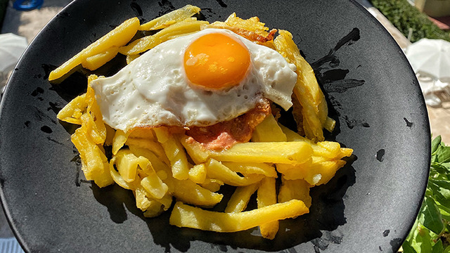 Kahvaltıda Barselona Rüzgarı: Huevos Cabreados