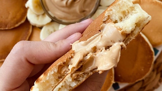 Güne Tatlı Başlangıç: Fındık Ezmesi Dolgulu Pancake