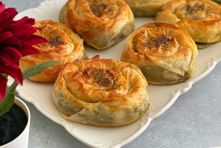 Ispanaklı Gül Böreği Tarifi