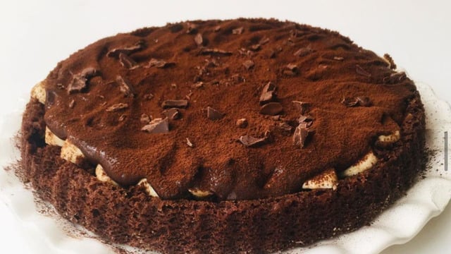 Dilediğince Süsle: Muzlu Çikolatalı Tart Kek
