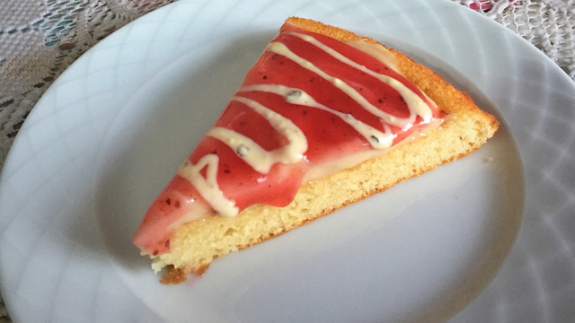Yumuşacık Keki ve Enfes Sosuyla: Orman Meyveli Tart Kek