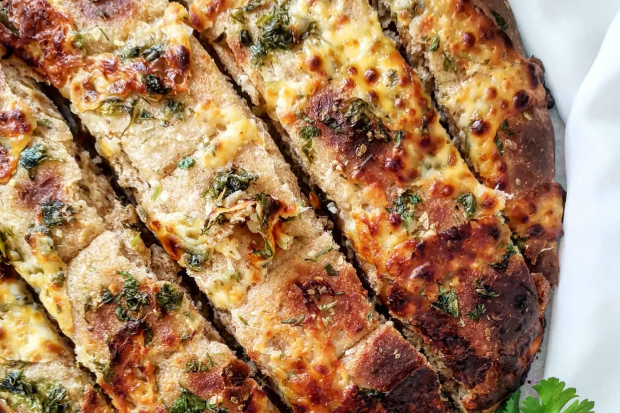 Efsane Uyum: Siyez Unlu Sarımsaklı Ekmek