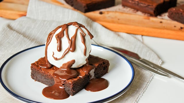 Tadına Hayranız: Dondurmalı Gerçek Brownie