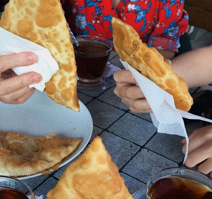 Eskişehir'in Eskimeyen Lezzet Durağı: Papağan Çiğ Börek
