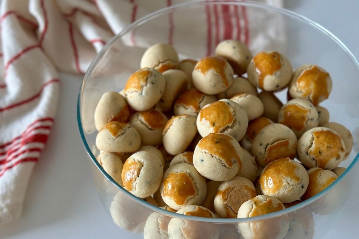Çay Saatlerinin En Tatlı Misafiri: Mini Kurabiye