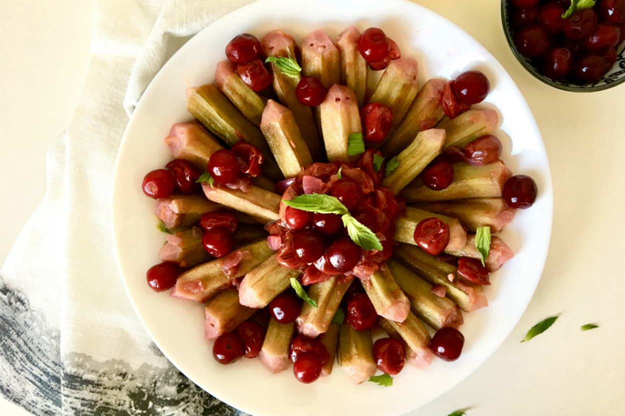 Bamya Sevme Sebebi: Vişneli Zeytinyağlı Bamya
