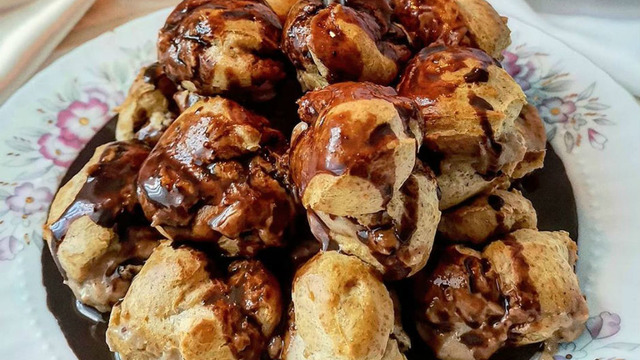 Tatlı Kaçamaklara: Fit Profiterol
