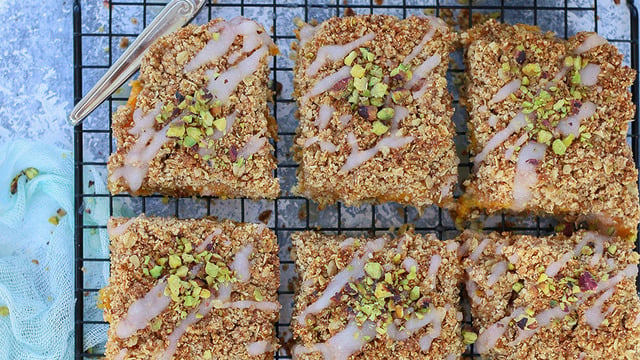 Tadı Şahane Görünümü Şık: Şeftali Crumble Bar