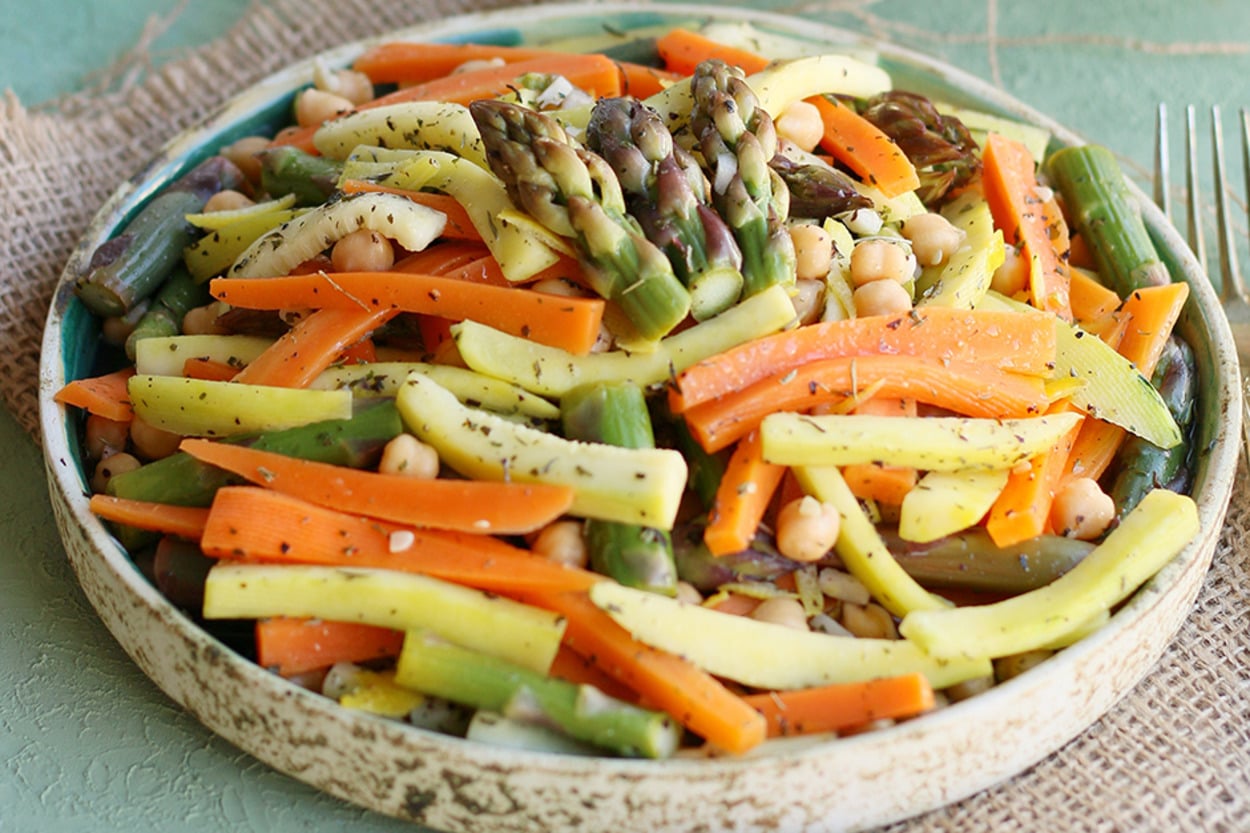 Çabucak Hazır: Kuşkonmaz Salatası