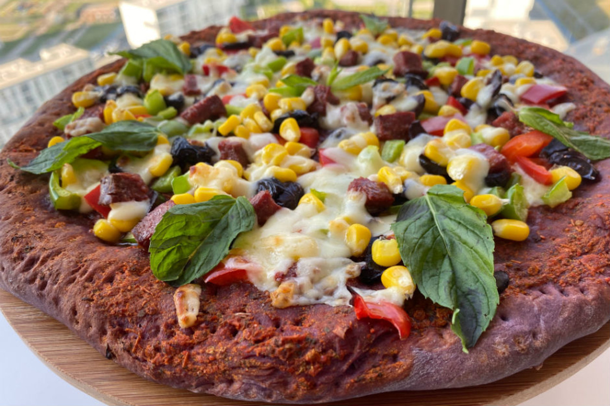 Pizza Tutkunlarının Yeni Gözdesi: Doğal Mor Pizza
