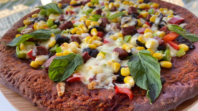 Pizza Tutkunlarının Yeni Gözdesi: Doğal Mor Pizza
