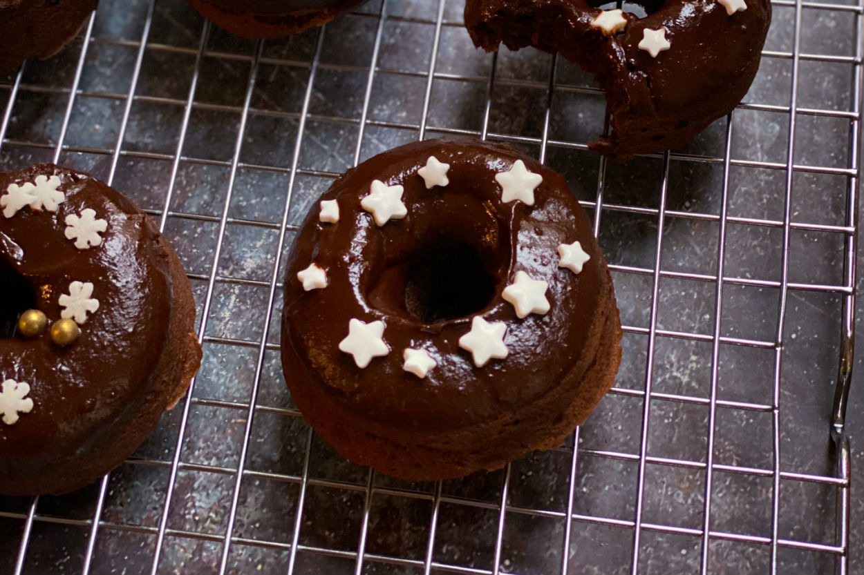 15 Dakikada Hazır: Rafine Şekersiz Çikolata Soslu Donut