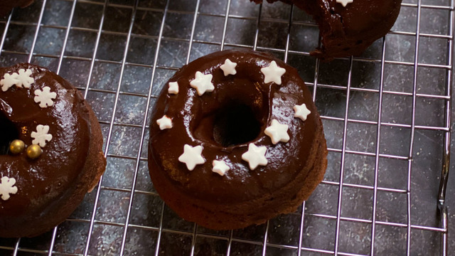 15 Dakikada Hazır: Rafine Şekersiz Çikolata Soslu Donut