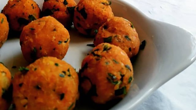 Çay Saatlerine: Kırmızı Mercimek Köftesi