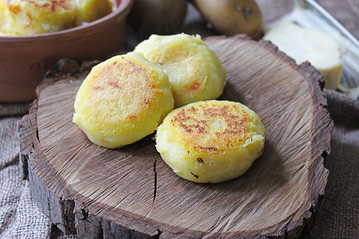 Kahvaltılık Kaşarlı Patates Bombası Tarifi