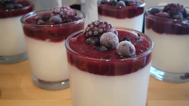 Damakları Şenlendirir: Frambuazlı Panna Cotta