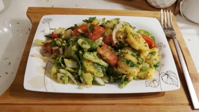 Günlerin Vazgeçilmezi: Patates Salatası
