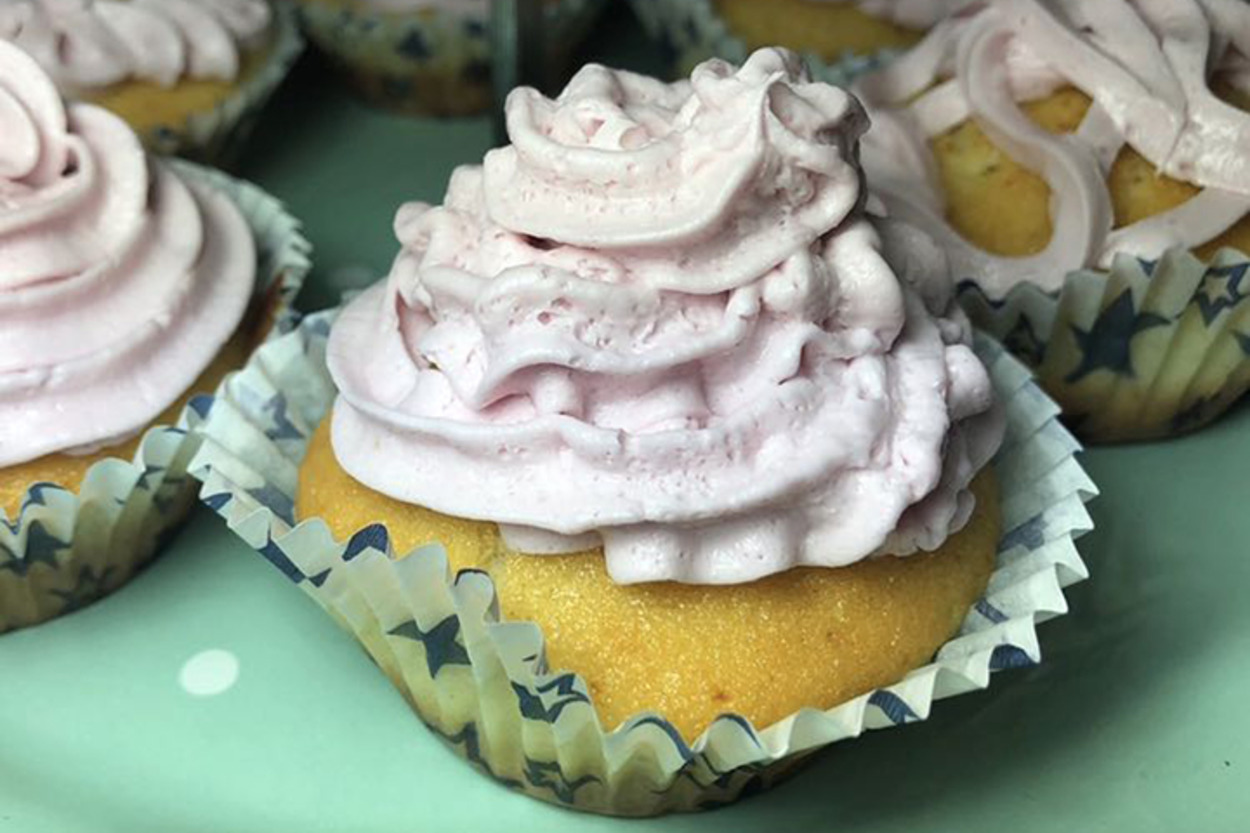 Çayın Yanına: Limon Aromalı Cupcake