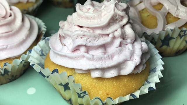 Çayın Yanına: Limon Aromalı Cupcake