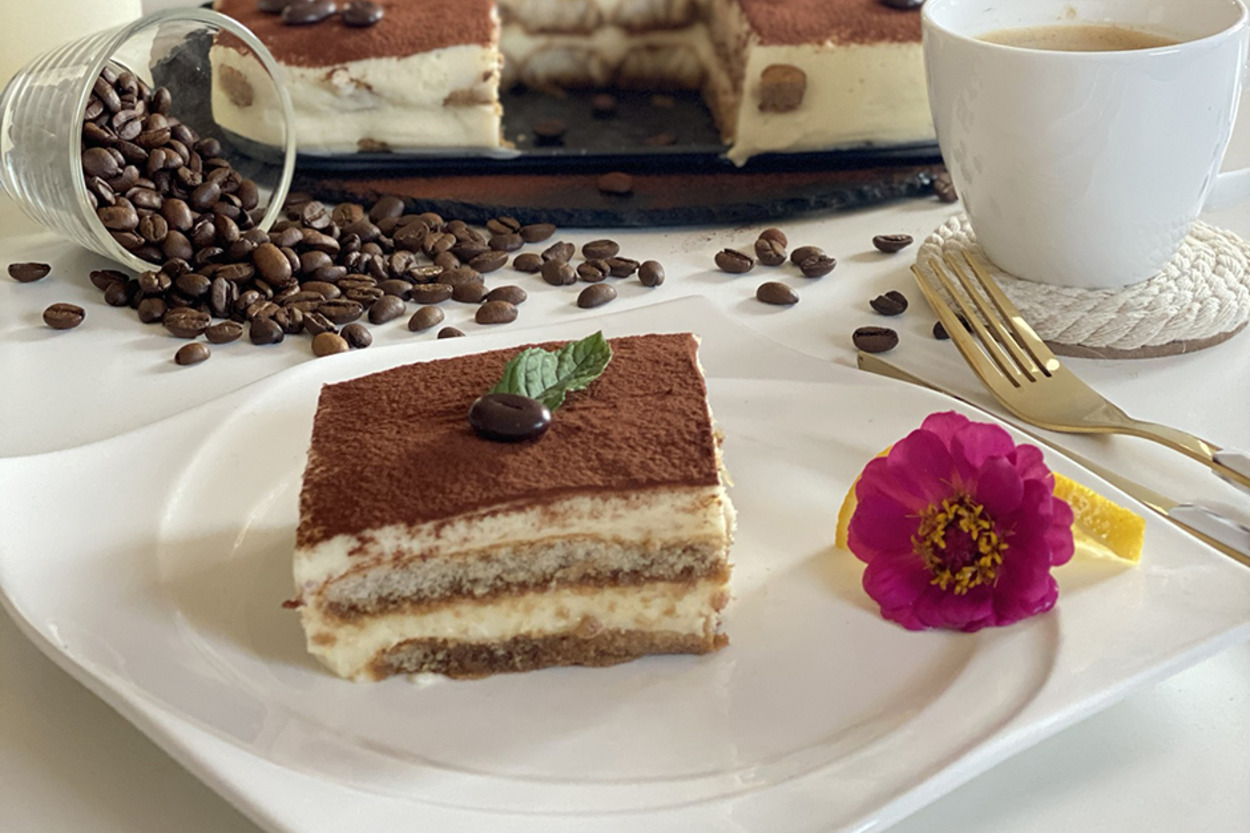 Lezzet Dolu: Muhallebili Tiramisu