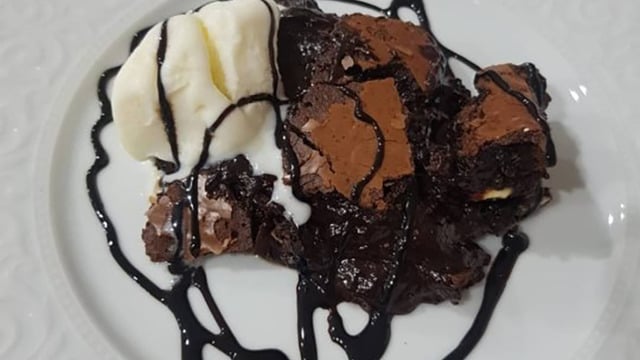 İçi Yumuşak Dışı Çıtır: Beyaz Çikolatalı Brownie Rüyası