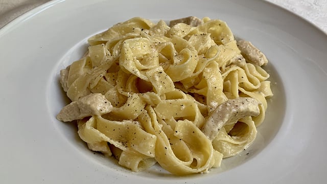 Farklı ve Lezzetli: Tavuklu Fettucine Alfredo