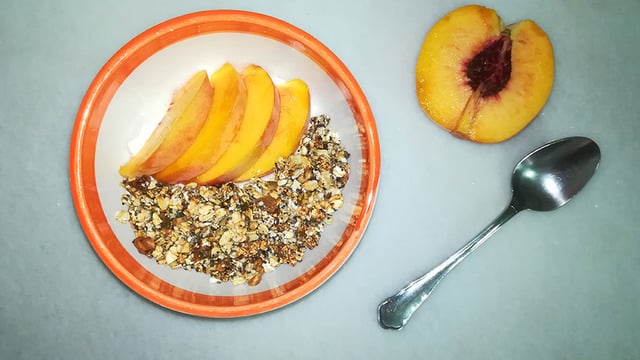 Hızlı Kahvaltılara: Kuru Üzümlü Granola