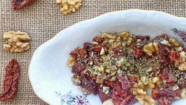 Kendine Has Tadıyla: Zeytinyağlı Kuru Domates