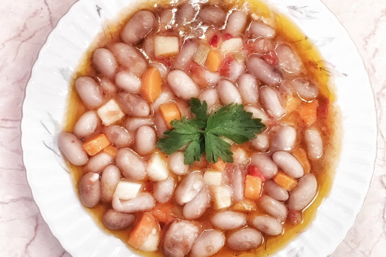 Besleyici ve Enfes: Zeytinyağlı Barbunya