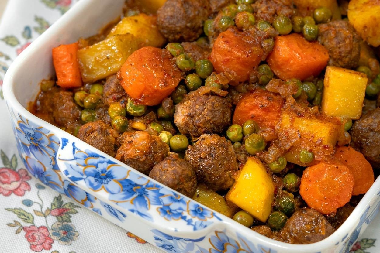 Lezzeti Katlandı: Köfteli Orman Kebabı
