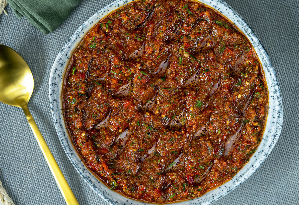 Kebapçılardan Soframıza: Acılı Ezme Salatası Tarifi