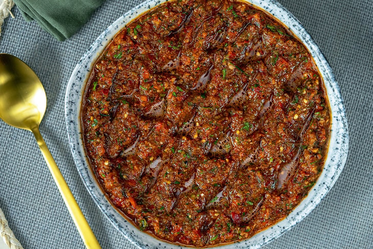 Acılı Ezme Salatası Tarifi