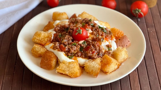 Yoğurtla Güzel: Ekmek Kebabı