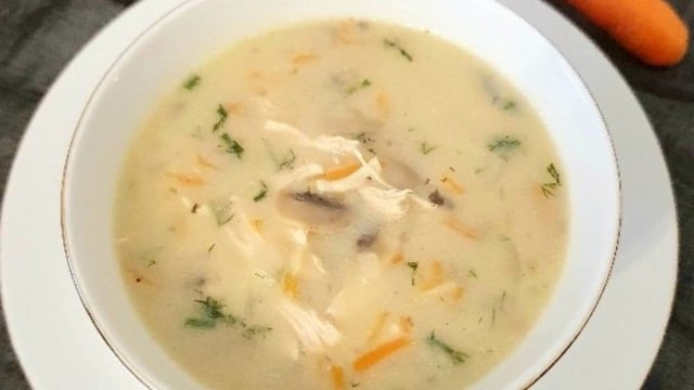 Çok Besleyici: Tavuklu Mantar Çorbası