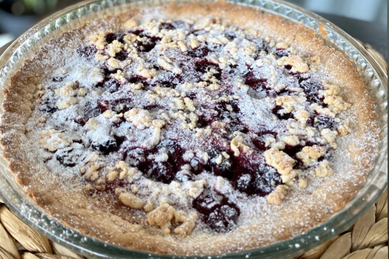 Rengiyle İştah Açan: Vişneli Tart